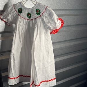 Stitchy Fish Dress Girls Sz 2T White Red Smocked Embroidered Christmas dress